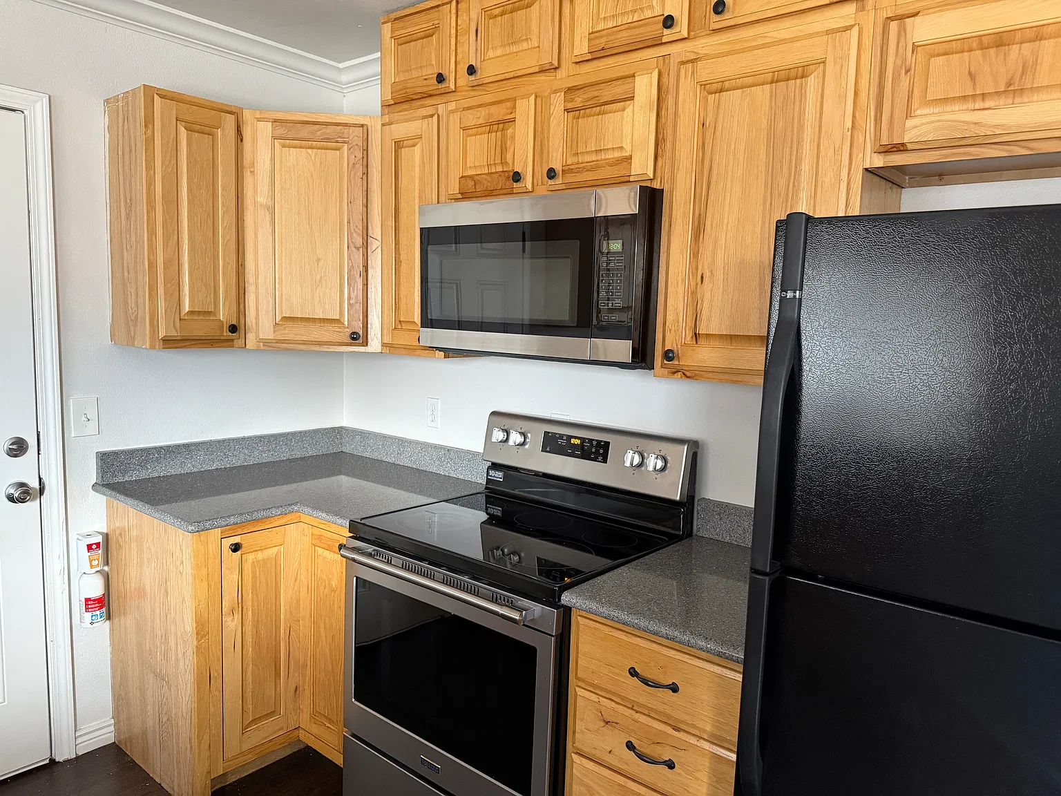 100 W Beacon Hill Dr — Photo 4