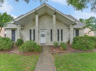 9818 Sagebark Dr, Houston, TX 77089