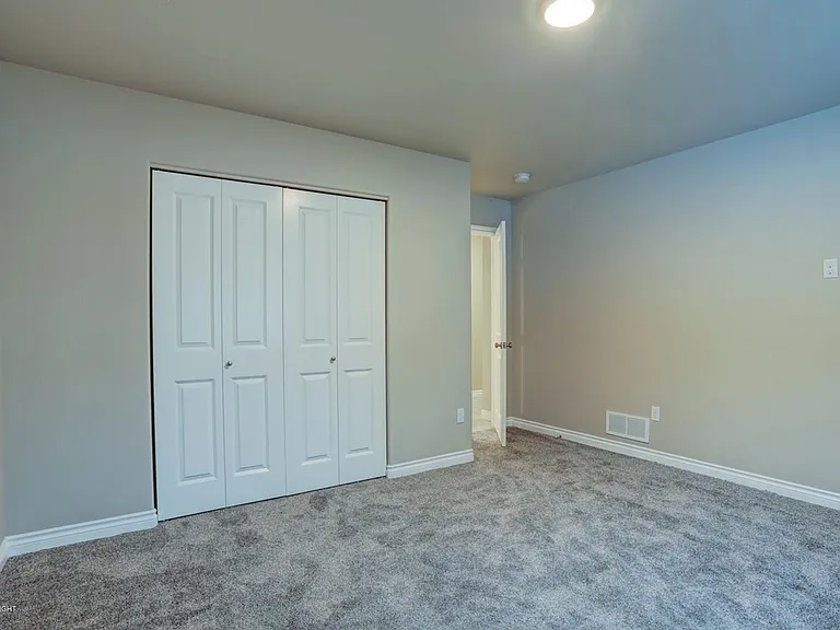 1455 E Esty Dr — Photo 30