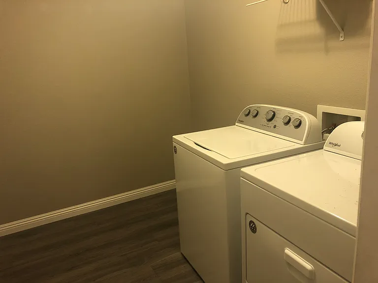 218 W Playground St — Photo 15