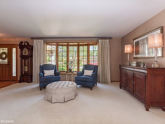 4th image of 8313 Waterford Dr