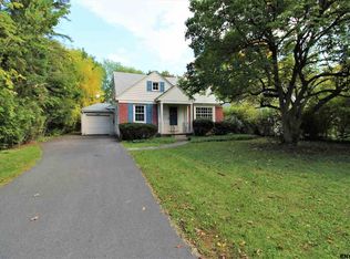 1554 Valencia Rd, Niskayuna, NY 12309