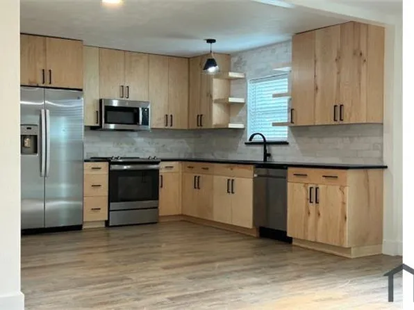 5917 Maple Ln, Rowlett, TX 75089