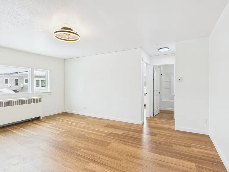 926 Gilmore St #B — Photo 2