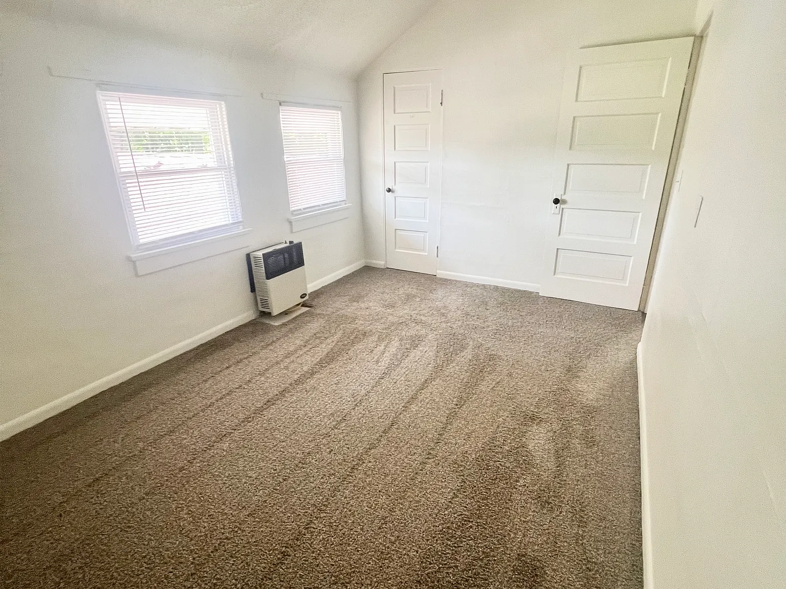 3 bed, 850 sqft, $1,250 — Photo 4
