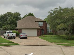 62 Plum Ct, Lake Jackson, TX 77566