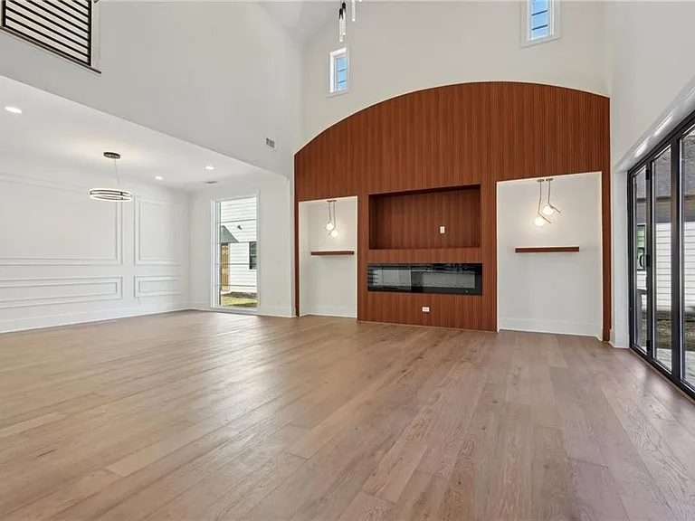 120 Thome Dr — Photo 17