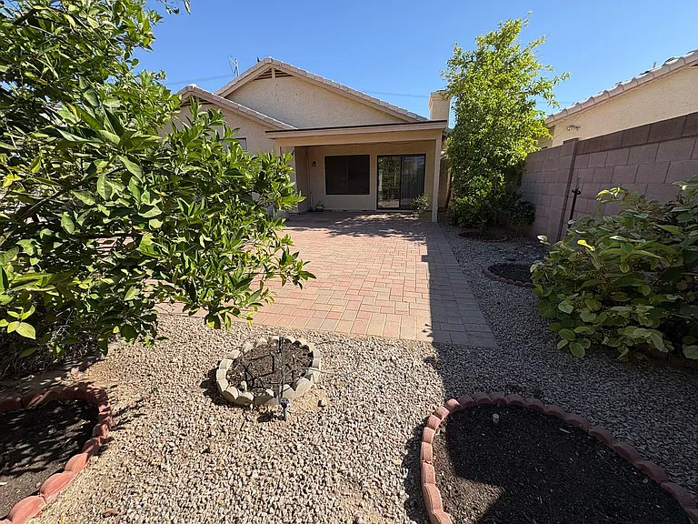 1885 E Drake Dr — Photo 16
