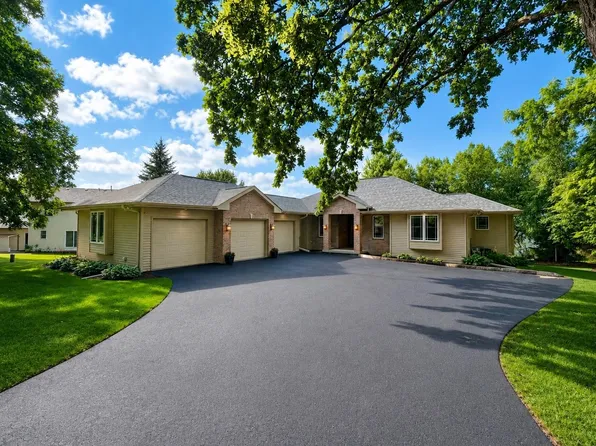 3738 Oak Lane Dr, Beloit, WI 53511