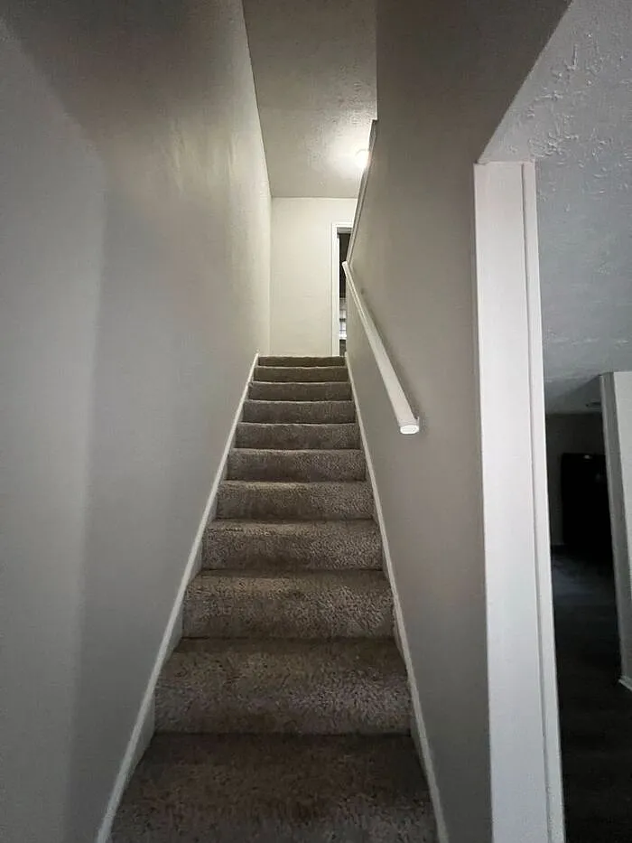 Building Photo - 369 Freeport Dr