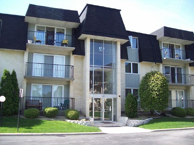 1st image of 18521 Wentworth Ave APT 2F