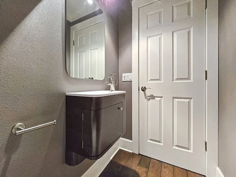 10058 NE 29th Pl — Photo 27