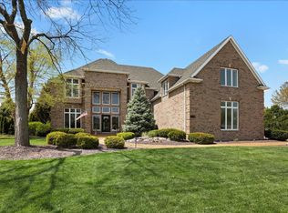 2110 Longwood Ln, Bloomington, IL 61704