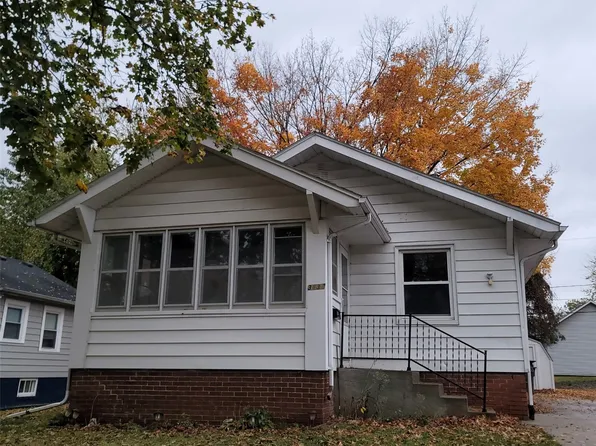3634 E 8th St, Des Moines, IA 50316