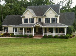 44 Cedar Ln, Bridgeport, WV 26330