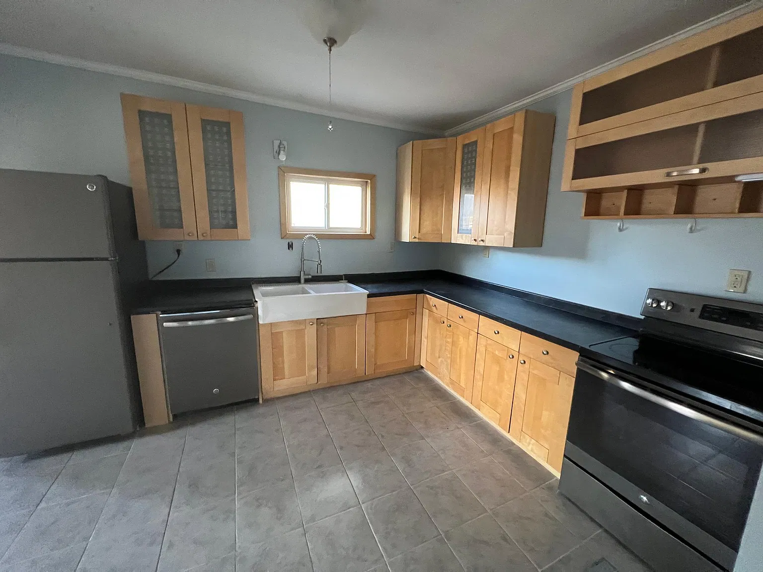 4 bed, 1497 sqft, $2,350 — Photo 2