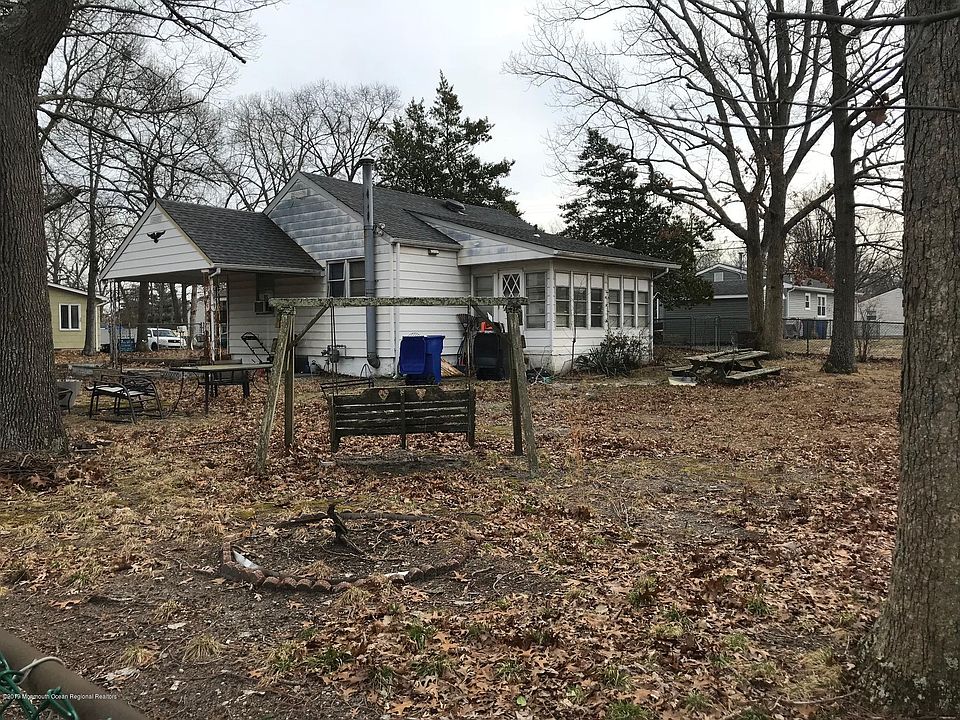 1st image of 572 Bradley Blvd