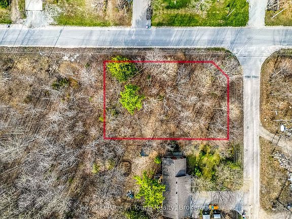 2nd image of LOT Parklane Ct #C