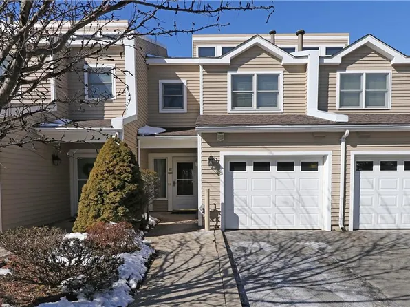 117 Rolling Hill Rd #117, Portsmouth, RI 02871