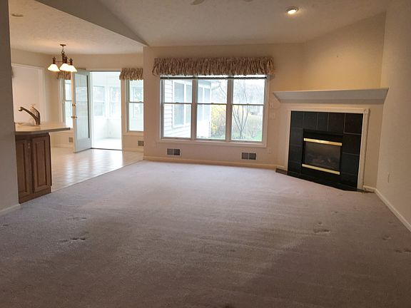 4th image of 44 Saint Andrews Blvd