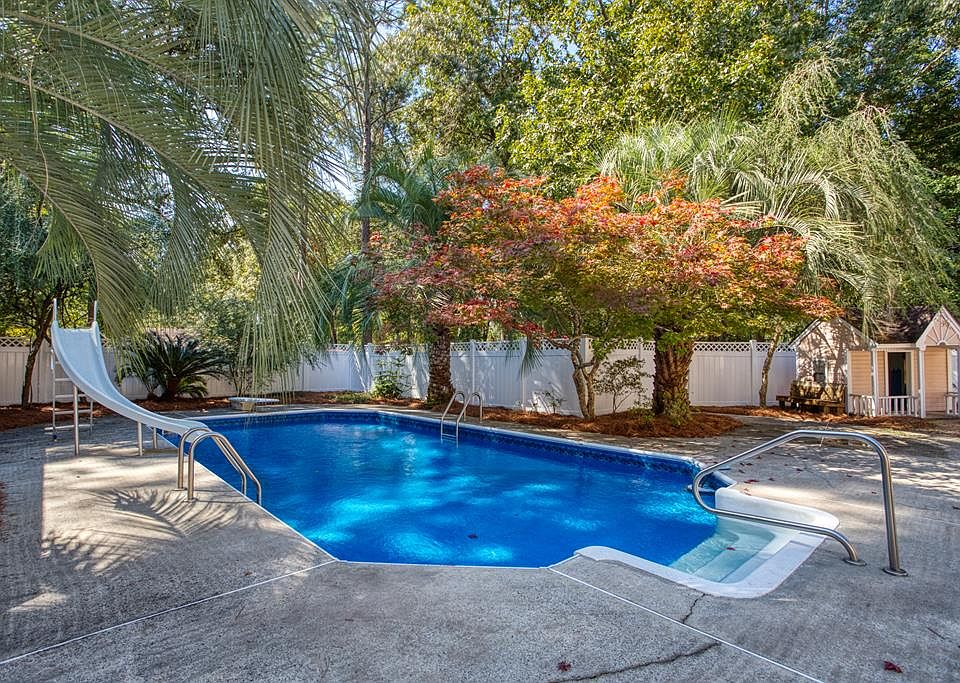 1st image of 2427 Lochwood Dr