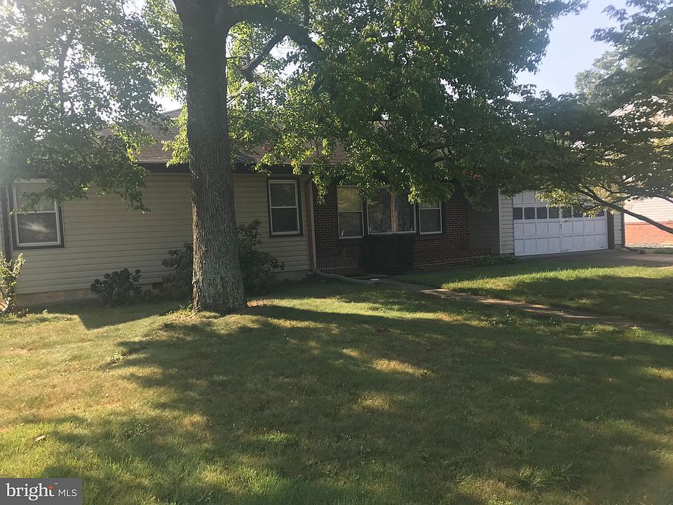 2nd image of 206 Norman Ave
