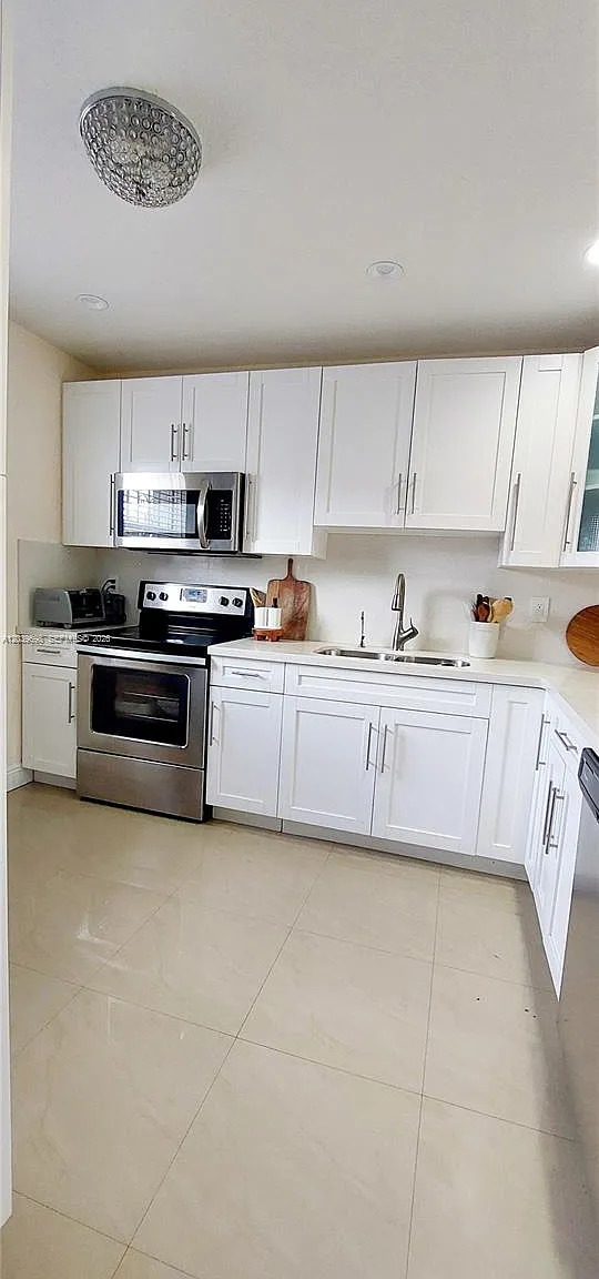 2 bed, 2.0 bath, 1134 sqft, $2,700 — Photo 4