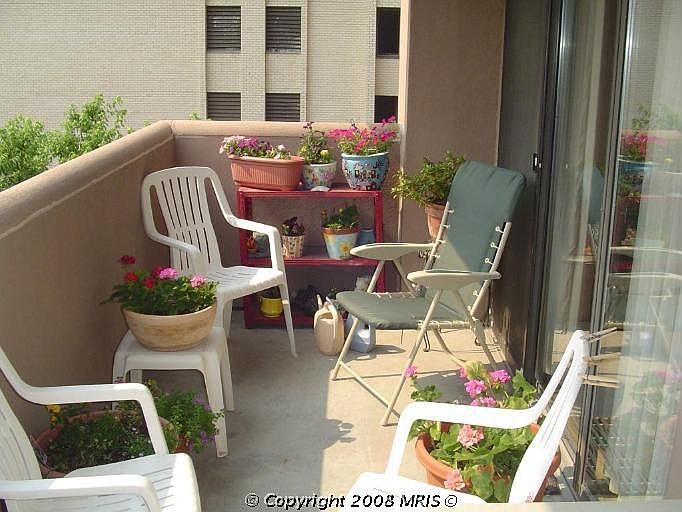 Private, sunny balcony