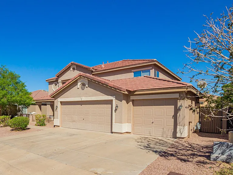1310 E Beth Dr — Photo 4