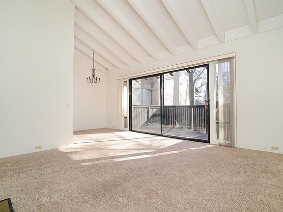 3rd image of 700 Woodside Lane East Ln #6