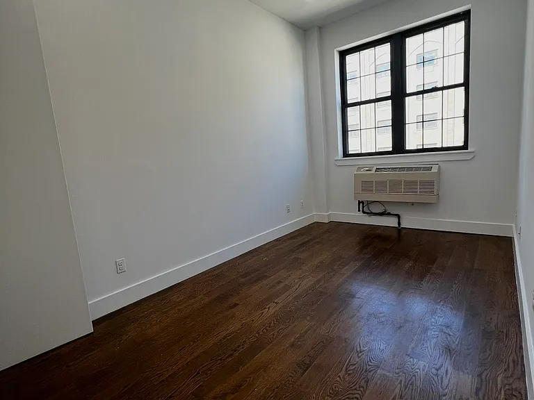 25-75 22nd St #2 — Photo 16