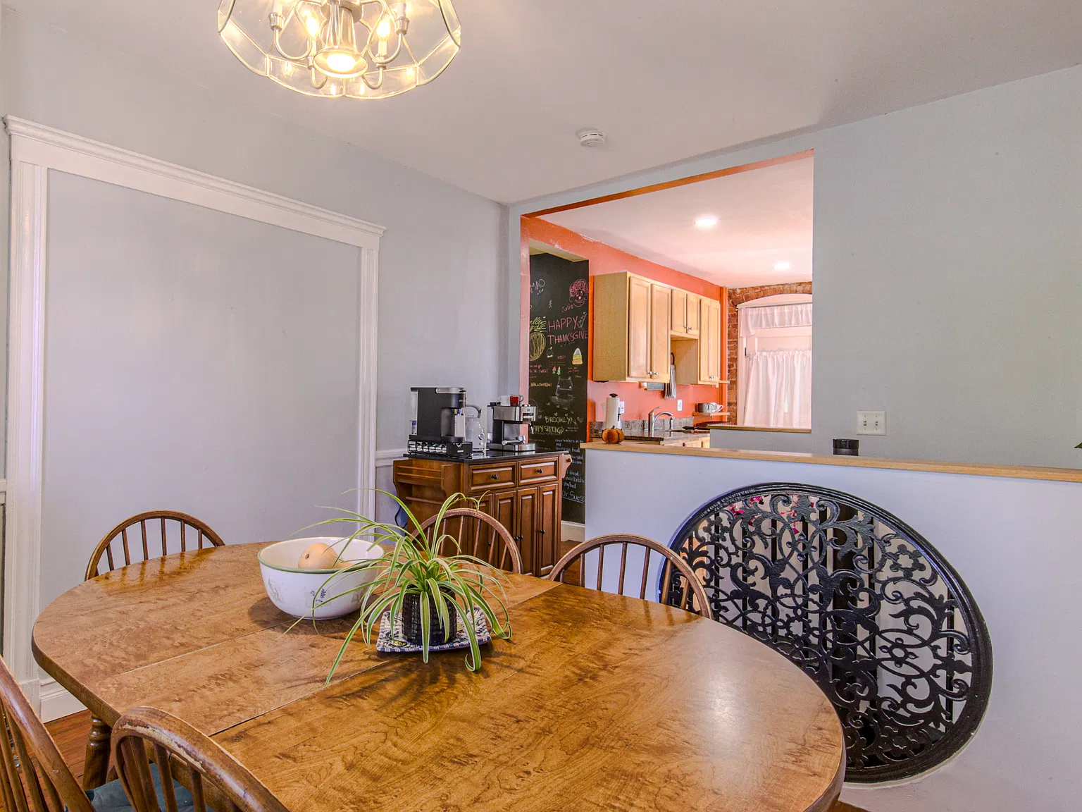 4 bed, 1646 sqft, $5,800 — Photo 4