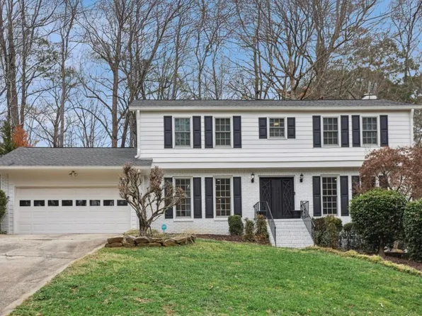 1524 Chateau Dr, Dunwoody, GA 30338