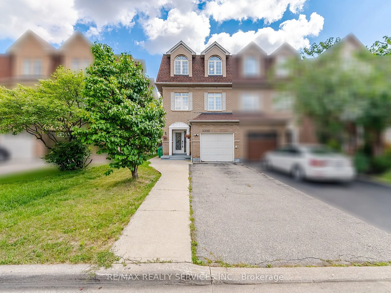 4 bed, $3,800 — Photo 1