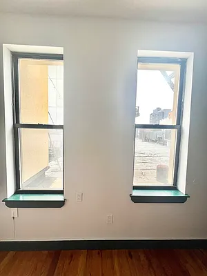 Rented by Delmark Realty LLC | media 25