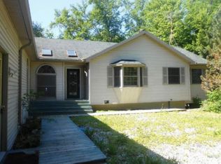 10271 Beard Rd, Avoca, MI 48006