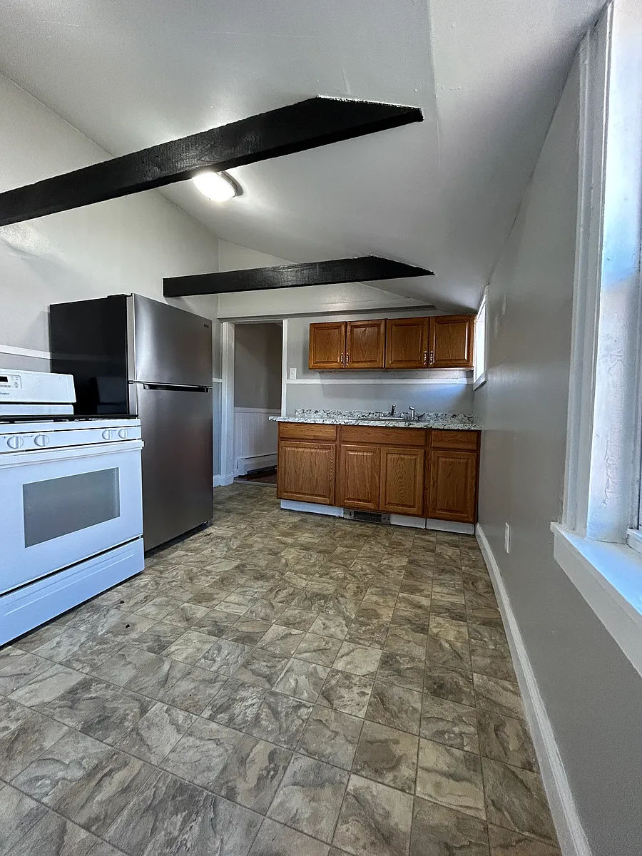 Building Photo - 38 Prince Ave #E