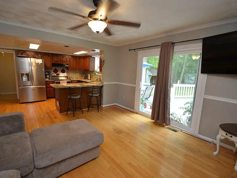 1527 Snug Harbor Rd — Photo 11