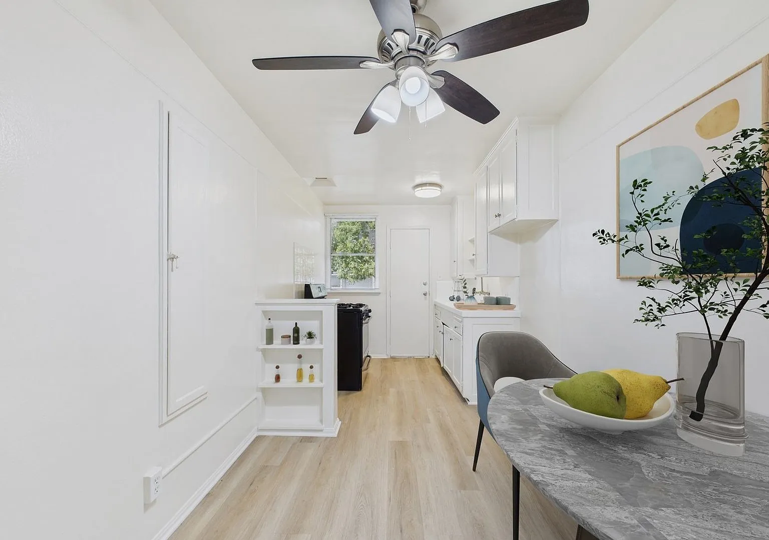 Banner Circle Apartments — Photo 1