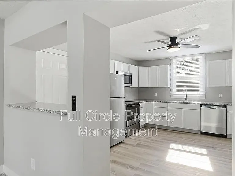 504 Harris St — Photo 5