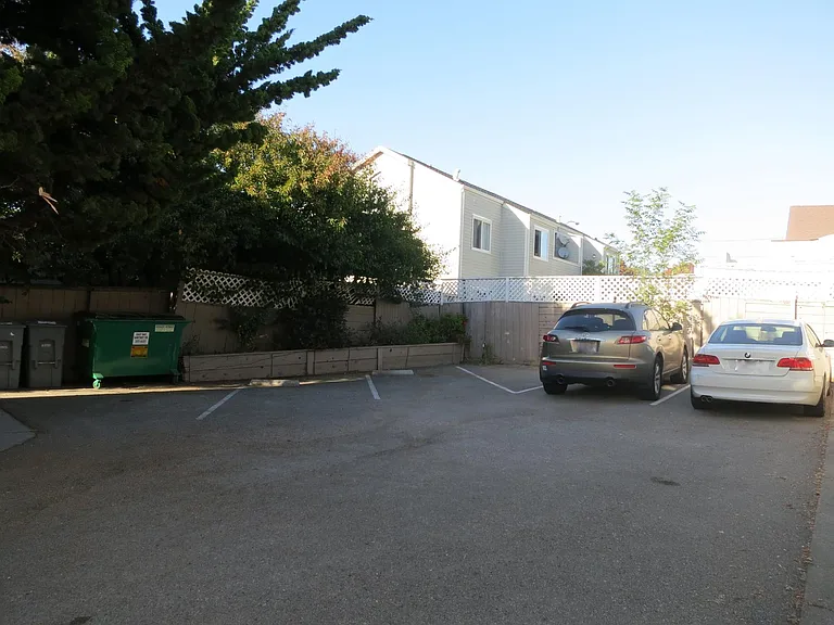 3220 Yosemite Ave — Photo 3