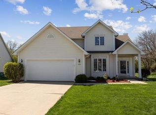 1009 N 9th St, Indianola, IA 50125