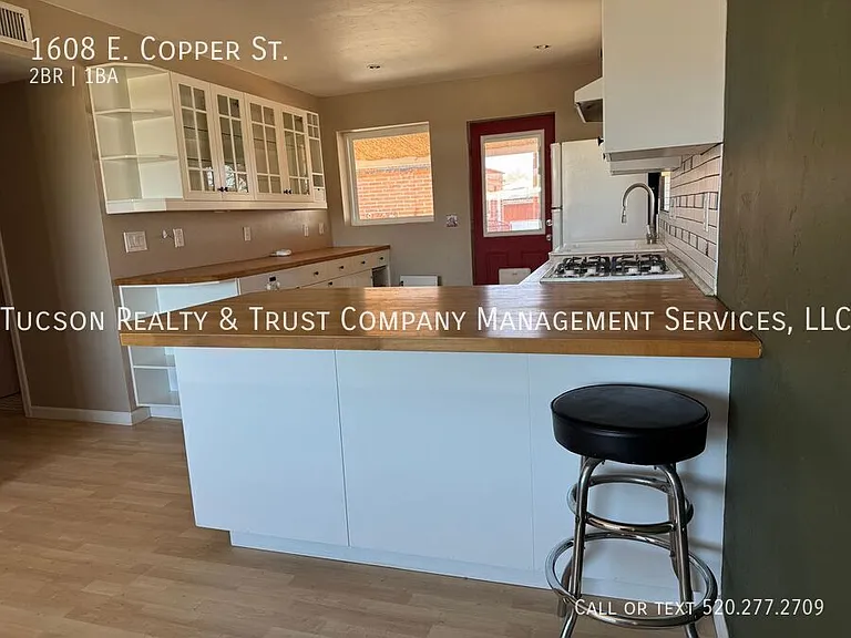 1608 E Copper St — Photo 5