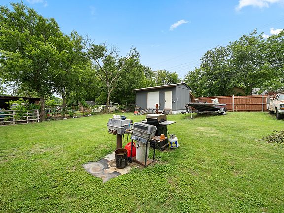 3rd image of 546 Sun Valley Dr