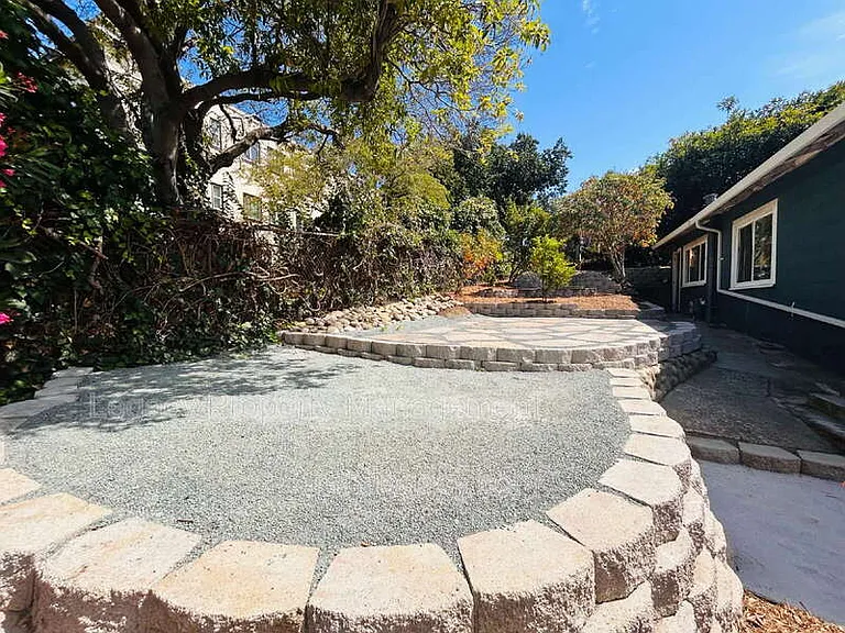 653 Alhambra St — Photo 34