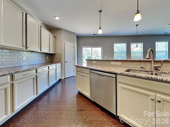 3rd image of 14726 Baytown Ct