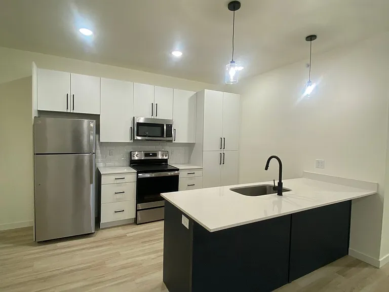 311 E Lorene St — Photo 1