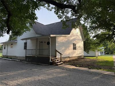 915 Des Moines St, Burlington, KS, 66839