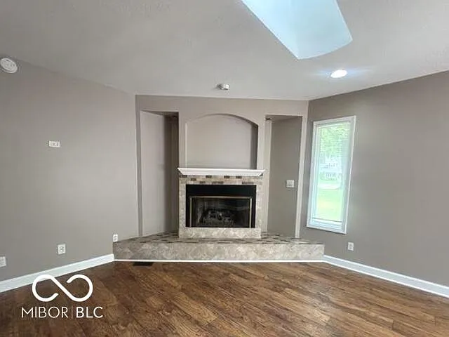 945 Fox Hill Dr — Photo 7