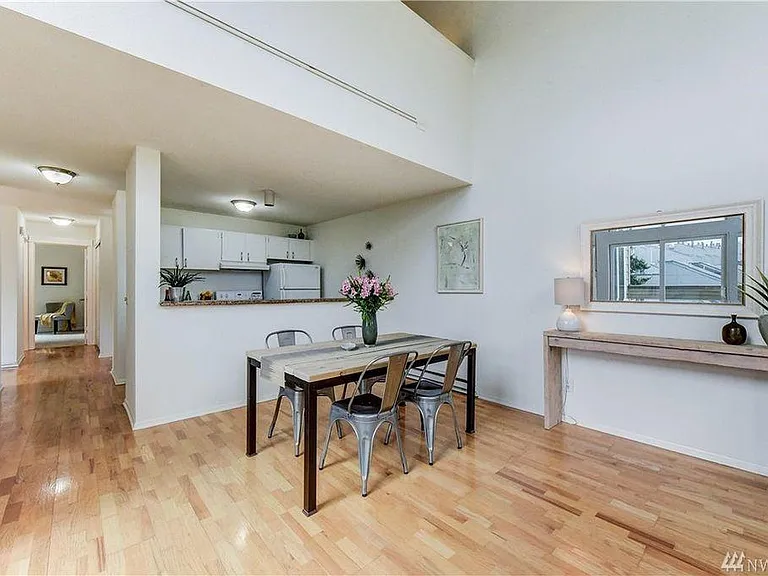 5834 NE 75th St #B301 — Photo 4